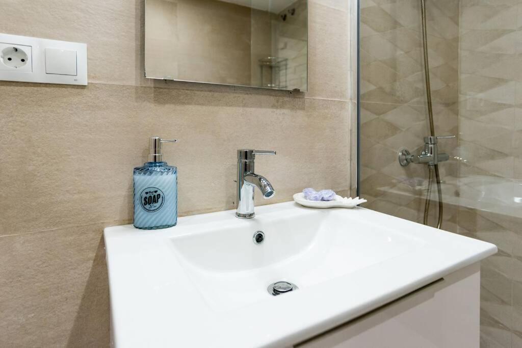 Sol Apartment - C&G Benal Beach Benalmádena Zewnętrze zdjęcie